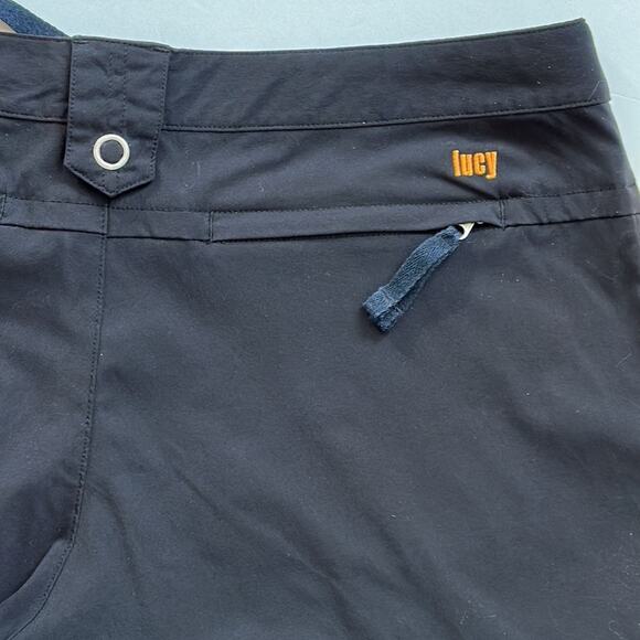 Lucy Walkabout Capri Pants Performance Hiking Athletic Outdoor Travel Black Sz M - Picture 9 of 10